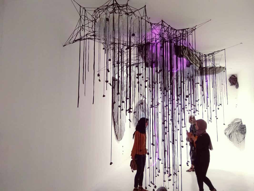 Tumpuk Lapis Tampak Isi Karya Fika Ria Santika